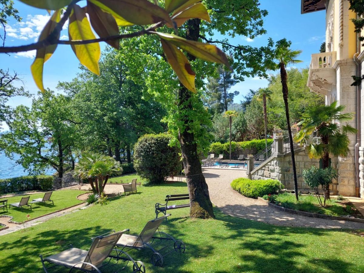 Hotel Villa Astra Ловран Экстерьер фото