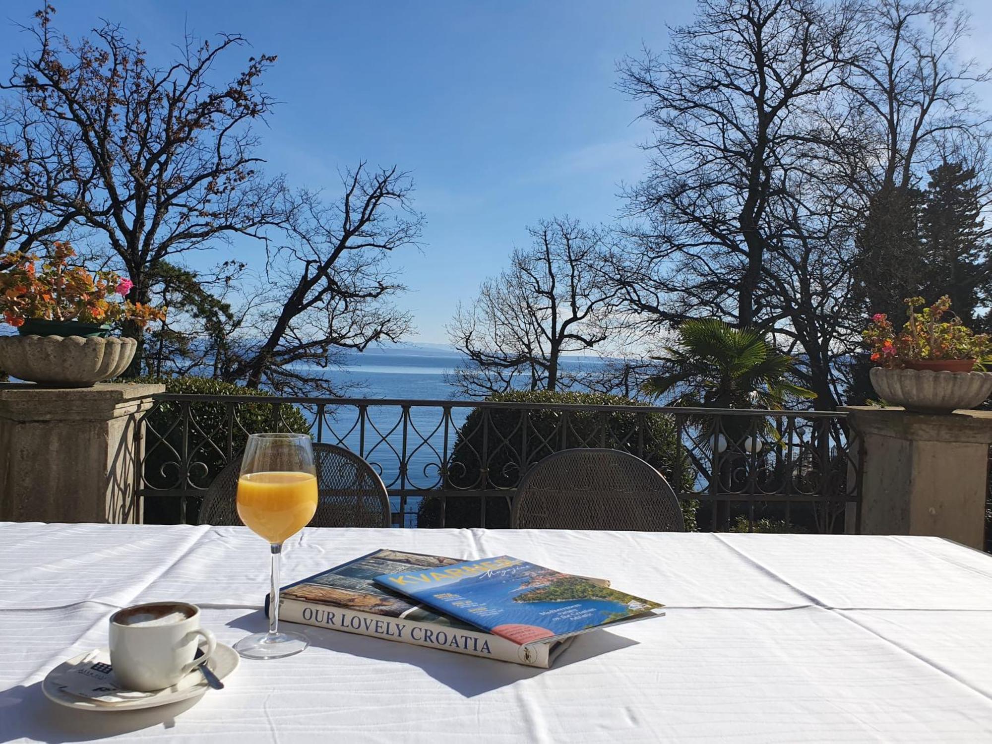 Hotel Villa Astra Ловран Экстерьер фото