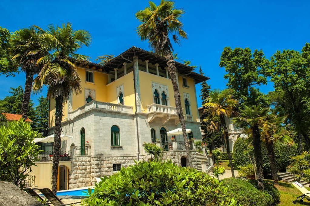 Hotel Villa Astra Ловран Экстерьер фото