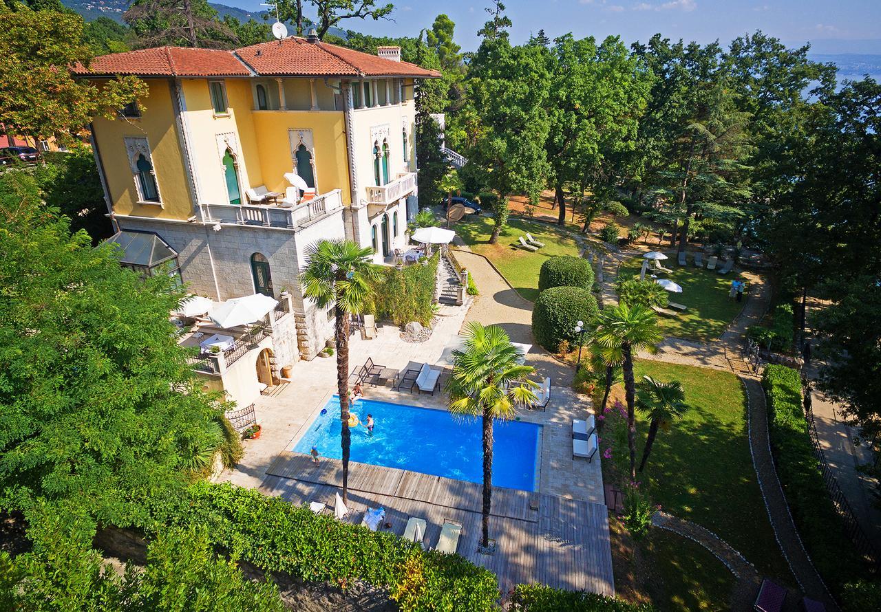 Hotel Villa Astra Ловран Экстерьер фото