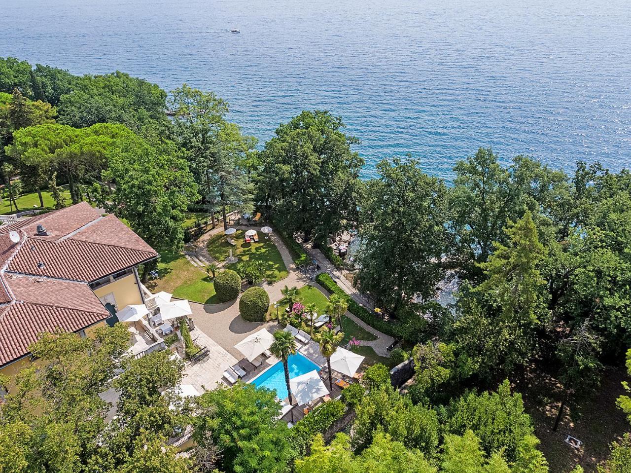 Hotel Villa Astra Ловран Экстерьер фото